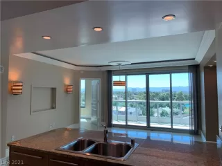 Photo #6: 2321019 Listing