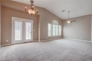 Photo #1: 2321033 Listing