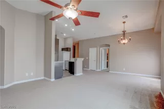 Photo #3: 2321033 Listing