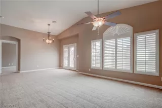 Photo #4: 2321033 Listing