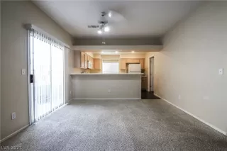 Photo #5: 2321069 Listing