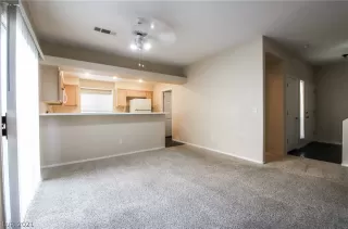 Photo #6: 2321069 Listing