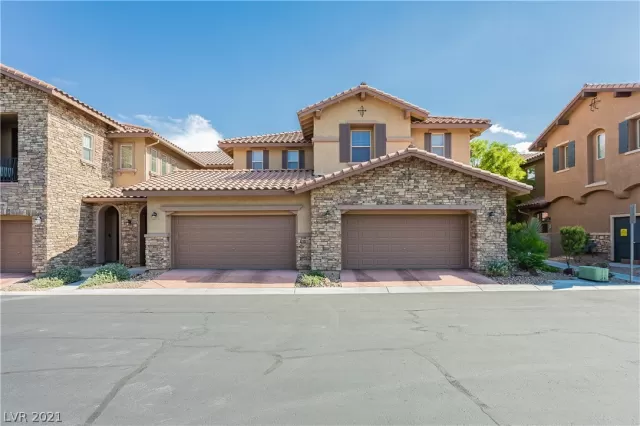 MLS: 2321081 Condo For Sale