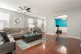 Photo #5: 2321081 Listing 