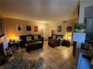 Photo #2: 2321116 Listing