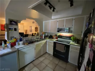 Photo #5: 2321116 Listing