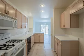 Photo #3: 2321129 Listing