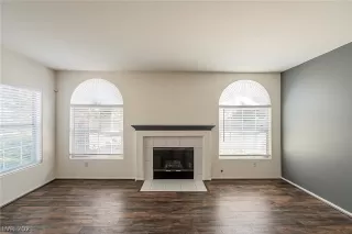 Photo #4: 2321129 Listing