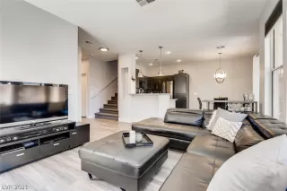 Photo #2: 2321146 Listing