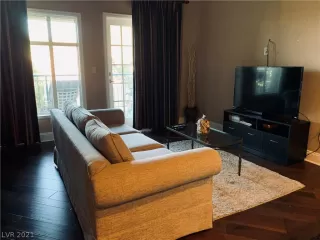 Photo #2: 2321150 Listing