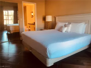 Photo #4: 2321150 Listing