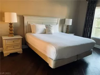 Photo #6: 2321150 Listing