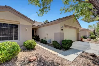 Photo #3: 2321157 Listing