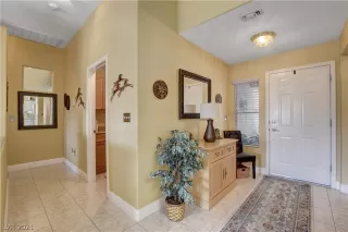 Photo #5: 2321157 Listing