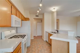 Photo #4: 2321183 Listing 