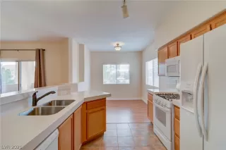 Photo #5: 2321183 Listing 