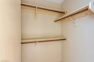 Photo #4: 2321205 Listing 