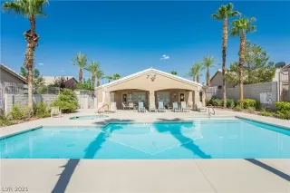 Photo #2: 2321215 Listing 