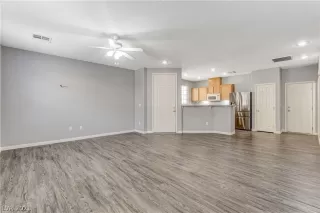 Photo #6: 2321218 Listing 