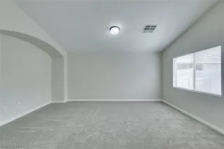 Photo #5: 2321264 Listing