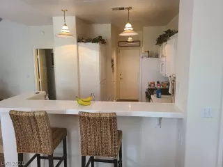 Photo #4: 2321268 Listing