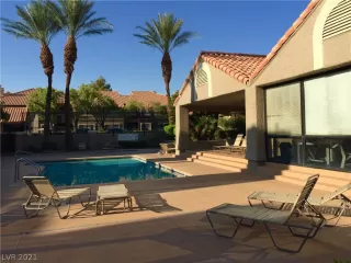 Photo #2: 2321282 Listing 