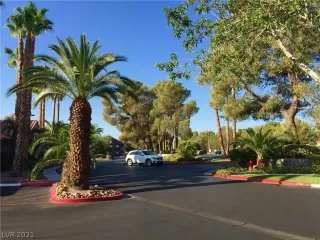 Photo #3: 2321282 Listing 