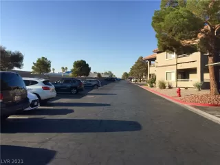 Photo #5: 2321282 Listing 