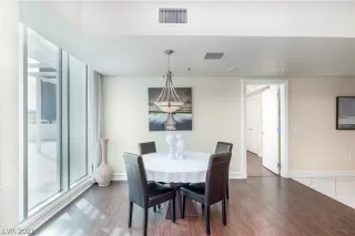 Photo #5: 2321302 Listing