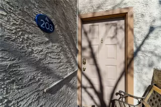 Photo #2: 2321306 Listing