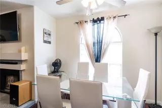 Photo #4: 2321306 Listing