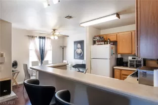 Photo #6: 2321306 Listing