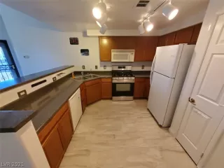 Photo #2: 2321308 Listing 