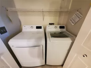 Photo #3: 2321308 Listing 