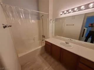 Photo #4: 2321308 Listing 