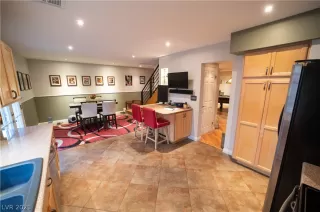 Photo #2: 2321315 Listing