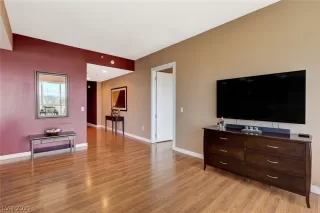 Photo #3: 2321321 Listing