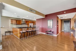 Photo #4: 2321321 Listing