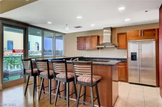 Photo #6: 2321321 Listing