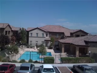 Photo #3: 2321323 Listing