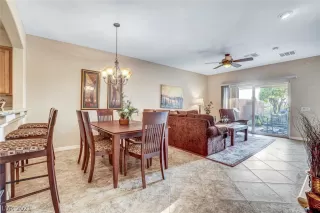 Photo #3: 2321353 Listing