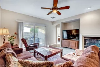 Photo #4: 2321353 Listing