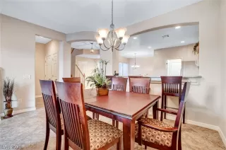 Photo #5: 2321353 Listing