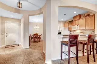 Photo #6: 2321353 Listing