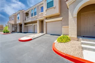 Photo #1: 2321396 Listing