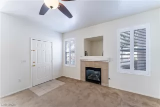 Photo #3: 2321396 Listing