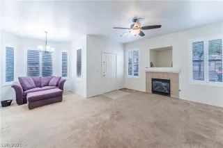 Photo #5: 2321396 Listing