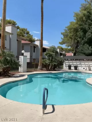 Photo #3: 2321402 Listing 