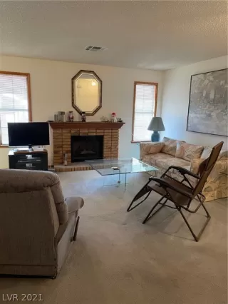 Photo #4: 2321402 Listing 