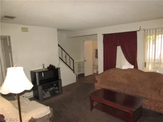 Photo #4: 2321415 Listing